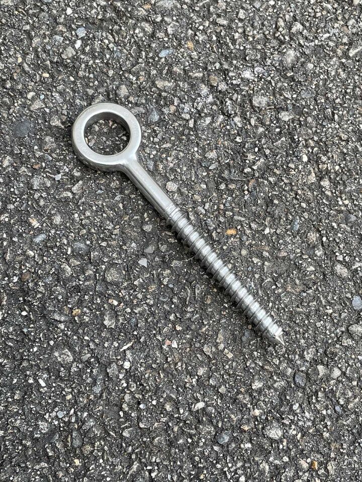 Ringschraube aus Edelstahl für Sonnensegel.