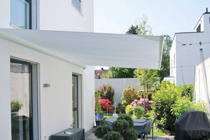 Semiautomatisch ausziehbares Sonnensegel SOLIDAY XS