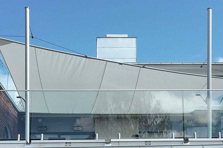 Semiautomatisch ausziehbares Sonnensegel SOLIDAY XS